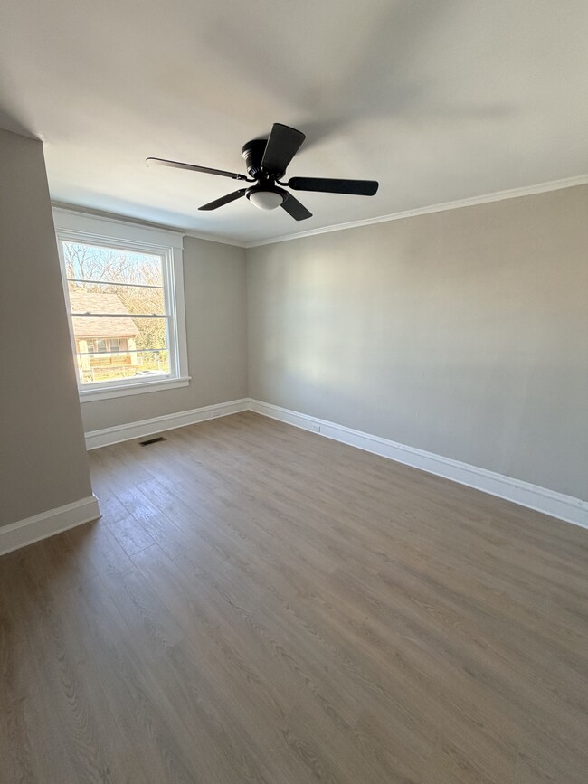 Building Photo - 3109 5th Ave