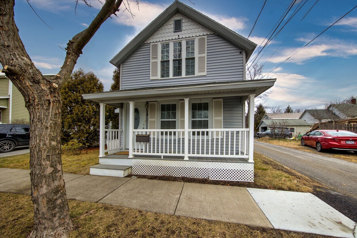 Great corner property - 18 Vermont St