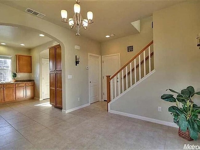 Building Photo - 9035 Crescenda Ln