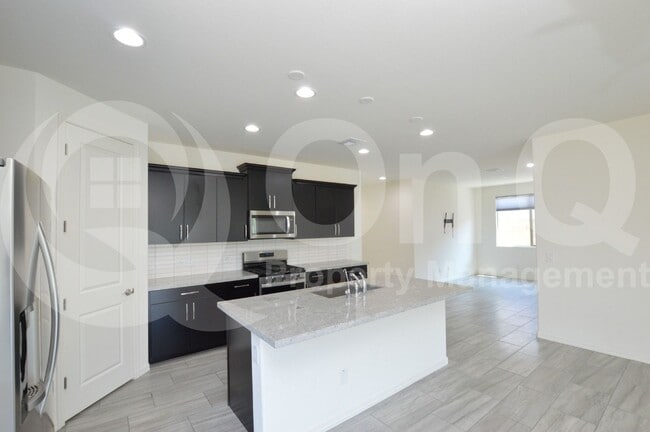 Building Photo - 9114 S 167th Dr