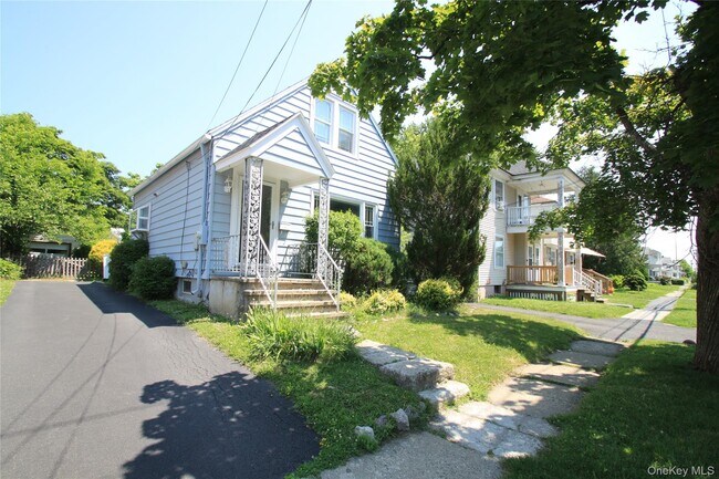 Foto del edificio - 38 Glenwood Blvd