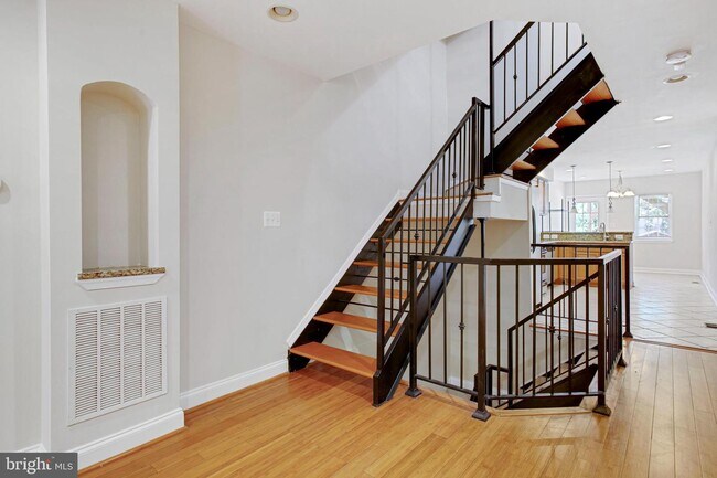 Building Photo - 1516 Byrd St