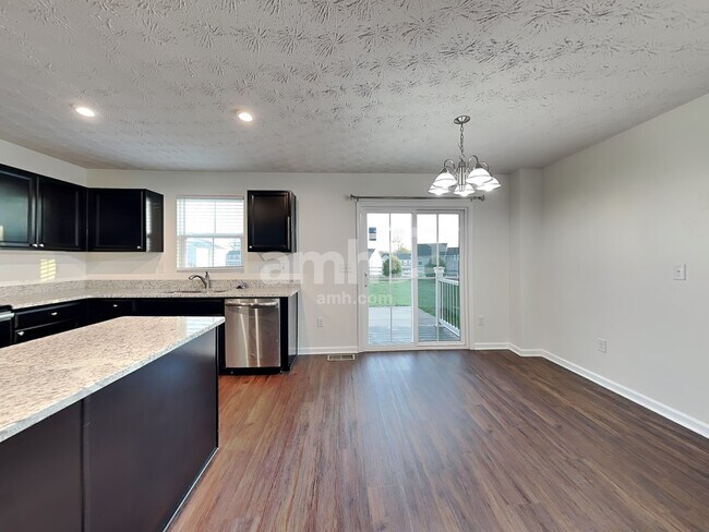 Foto del edificio - 5722 Jo Anne Rose Ct