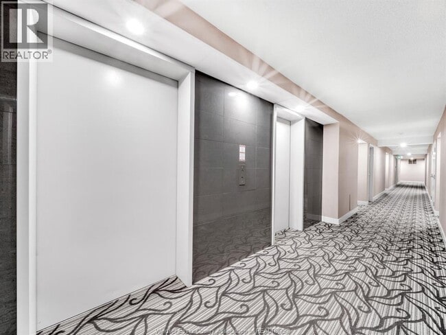 Building Photo - 75 Riverside Dr E