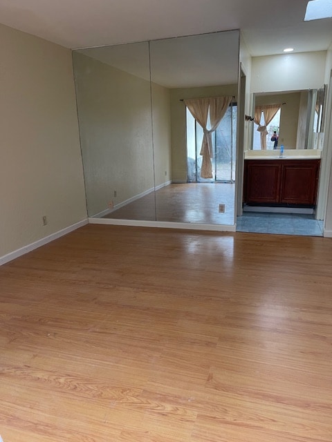 Building Photo - 5 Tiverton Dr