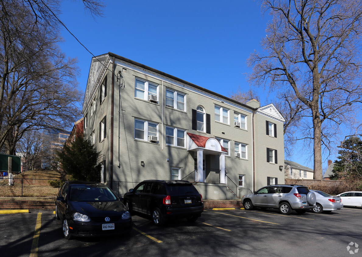 Cheap Monthly Parking in Bethesda