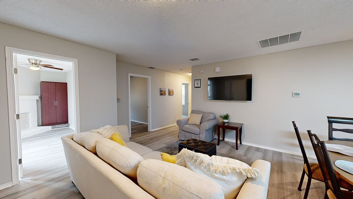 Photo - 1532 Golden Grass Dr House