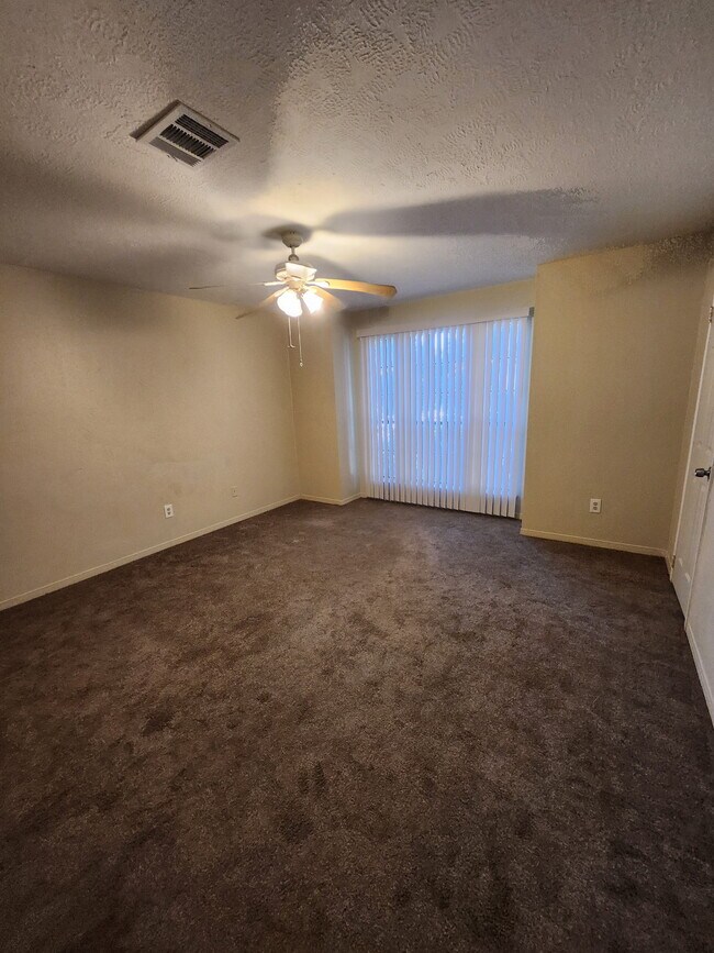 Foto del edificio - 10047 Emerald Creek Dr