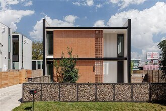 Building Photo - 2112 Lawnmont Ave