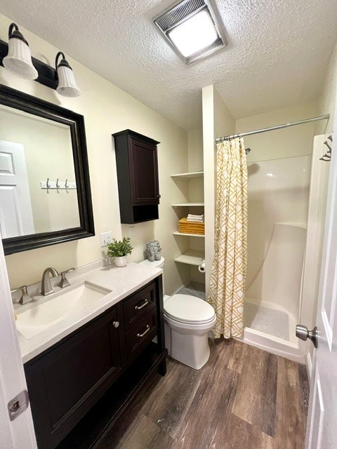 Ensuite Bathroom - 103 Main St
