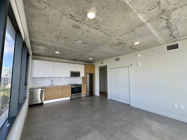 Building Photo - 321 NW 31st St