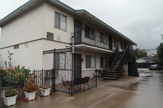 Building Photo - 1070 Gardenia Ave