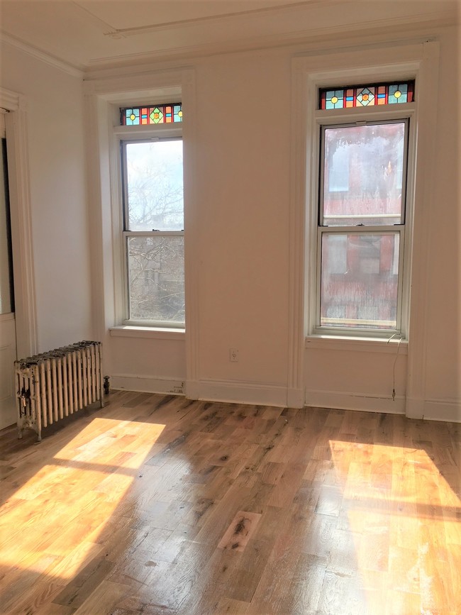 Foto del edificio - 829 Quincy St