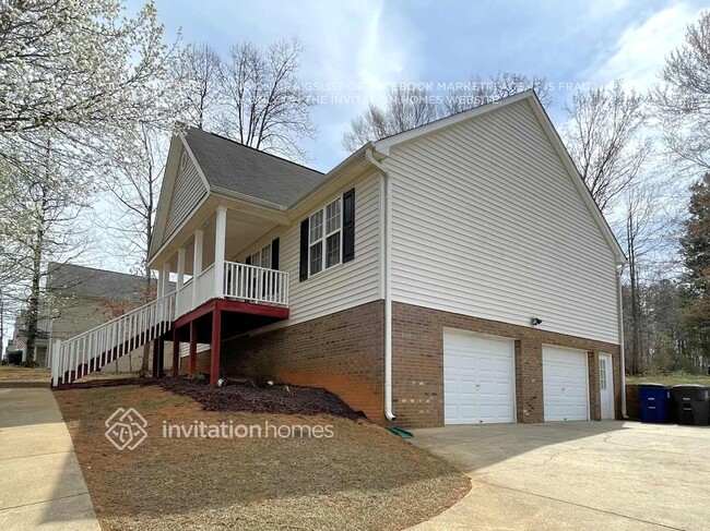 Building Photo - 3800 Foliage Dr