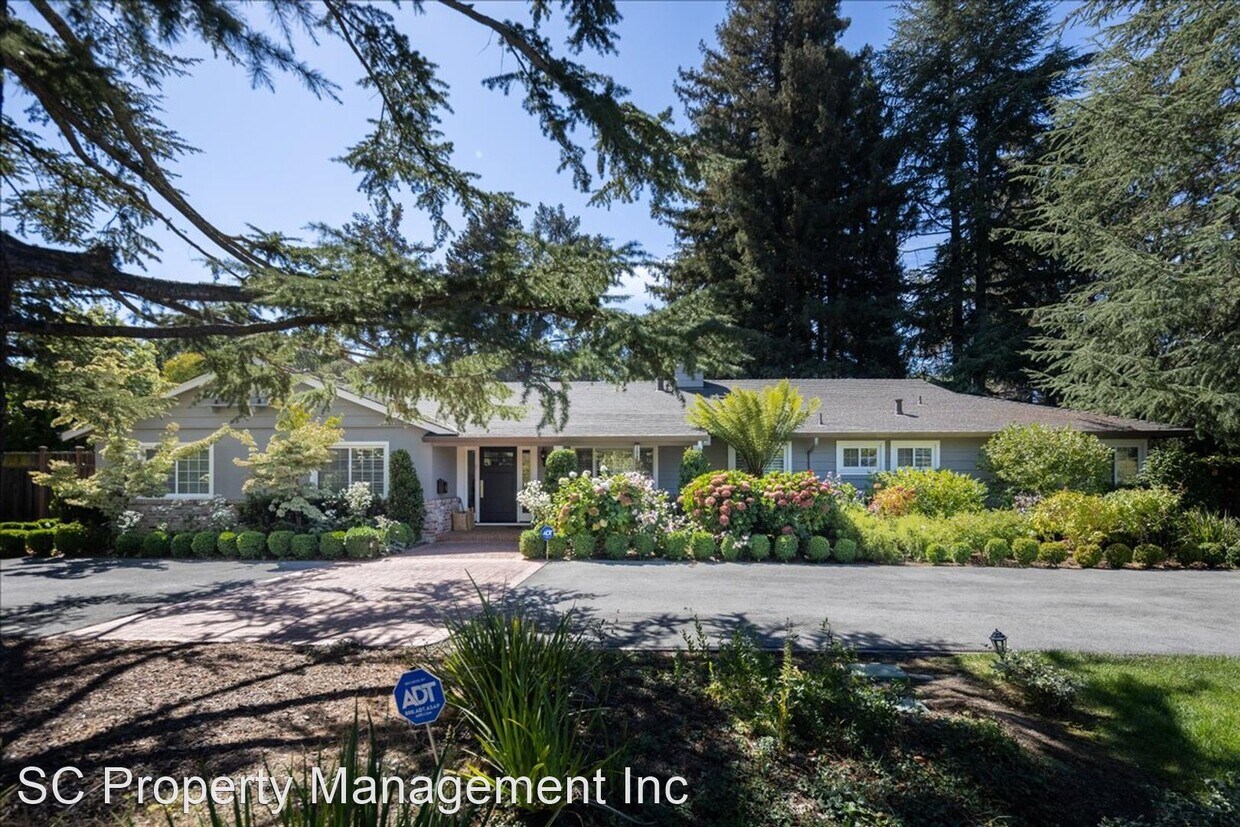 Primary Photo - 4 br, 3.5 bath House - 90 McCormick Lane