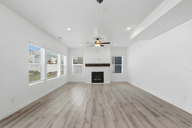 Building Photo - 244 N 200 E