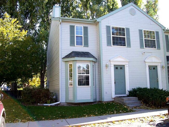 Building Photo - 2805 Leisure Dr