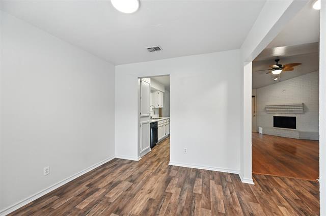 Building Photo - 1333 Mercedes St