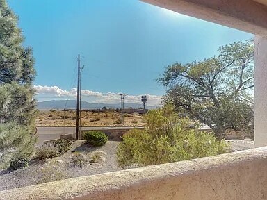 Foto del edificio - 4703 Country Club Ln NW