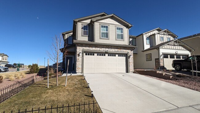 Foto del edificio - IMMACULATE 4 BED/2.5 BATH CUSTOM BUILT HOME IN SKYLINE RIDGE!