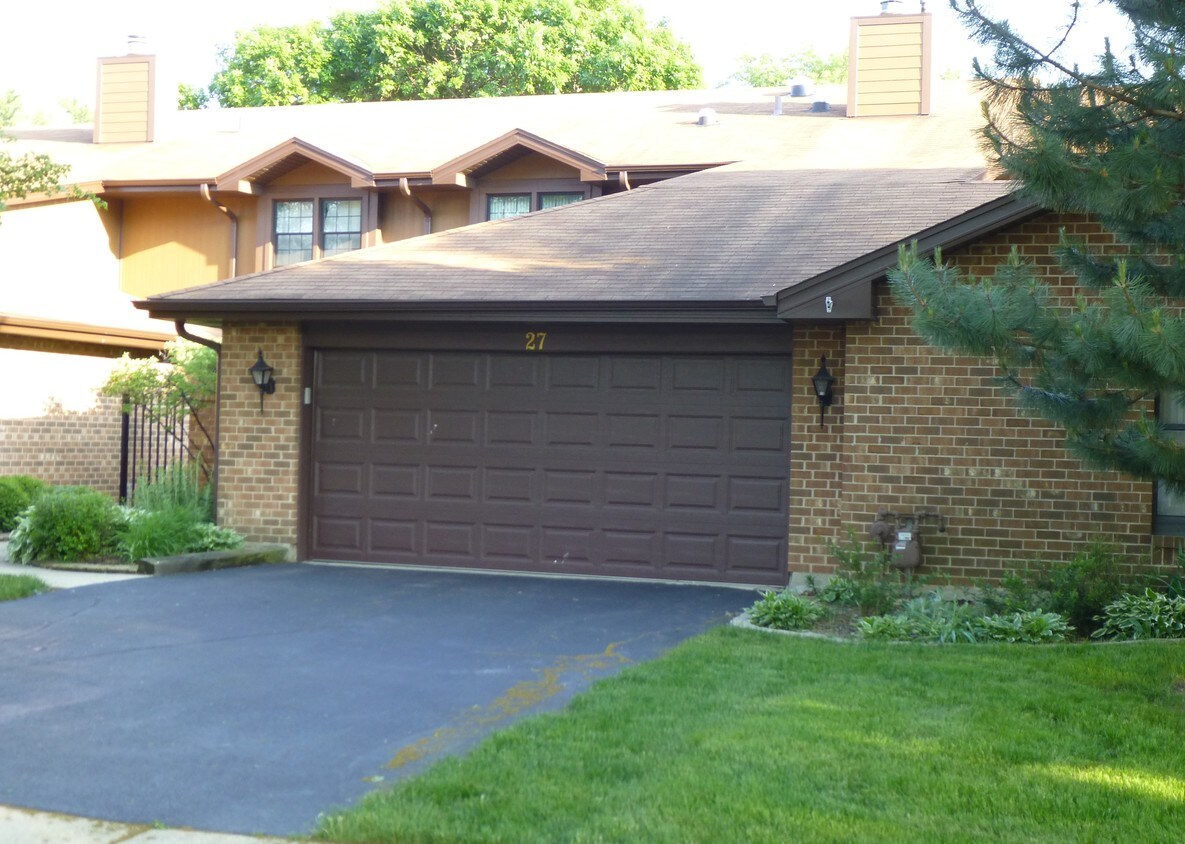 Primary Photo - 27 Indian Trail Dr