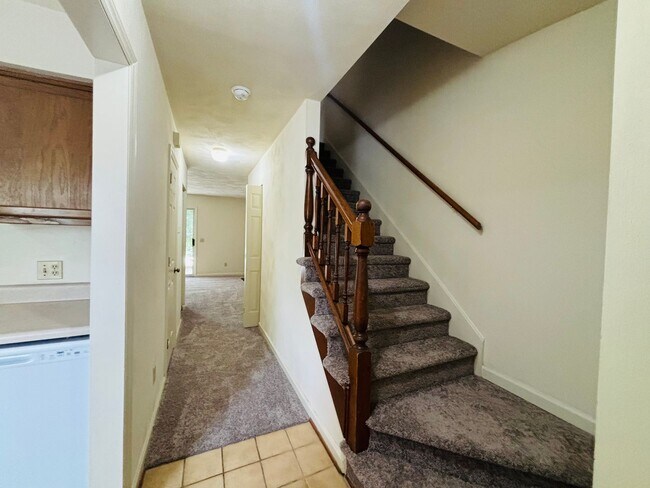 Foto del edificio - 2424 Ridge Rd