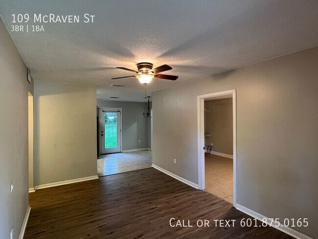 Foto del edificio - 109 McRaven St