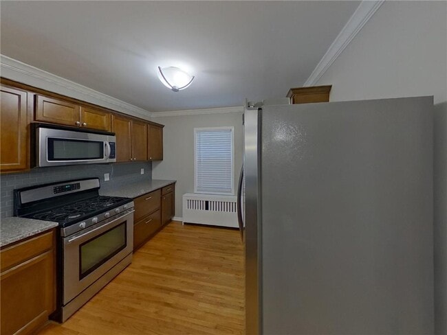 Building Photo - 803 Willard St W