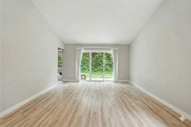 Foto del edificio - 2116 Sunrise Crk Dr