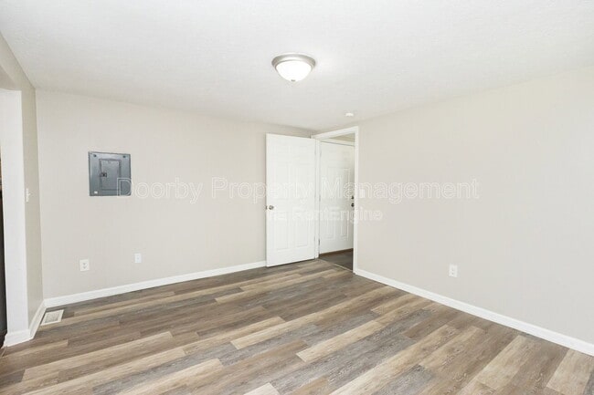Building Photo - 407 Hotwater Rd