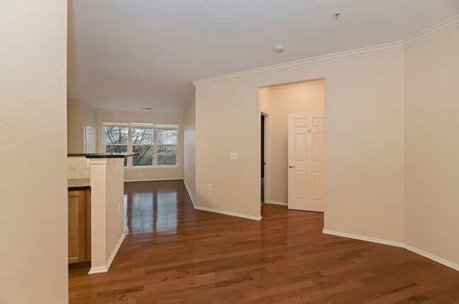 Building Photo - 1 Bed 1 Bath - North Bethesda Condo - 1 Reserved Parking Space