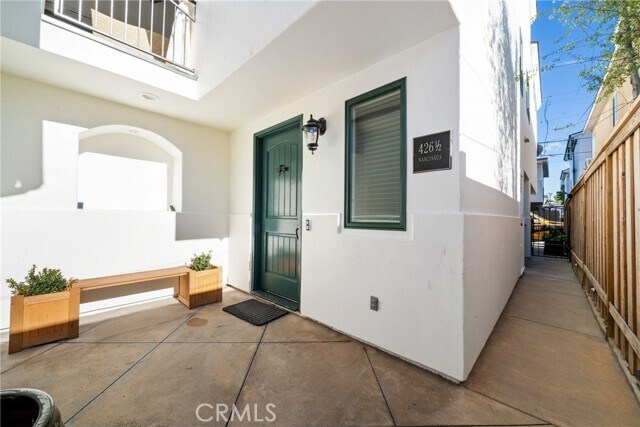 Building Photo - 426 Narcissus Ave