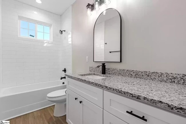 Baño 1 - 13 Bigby St