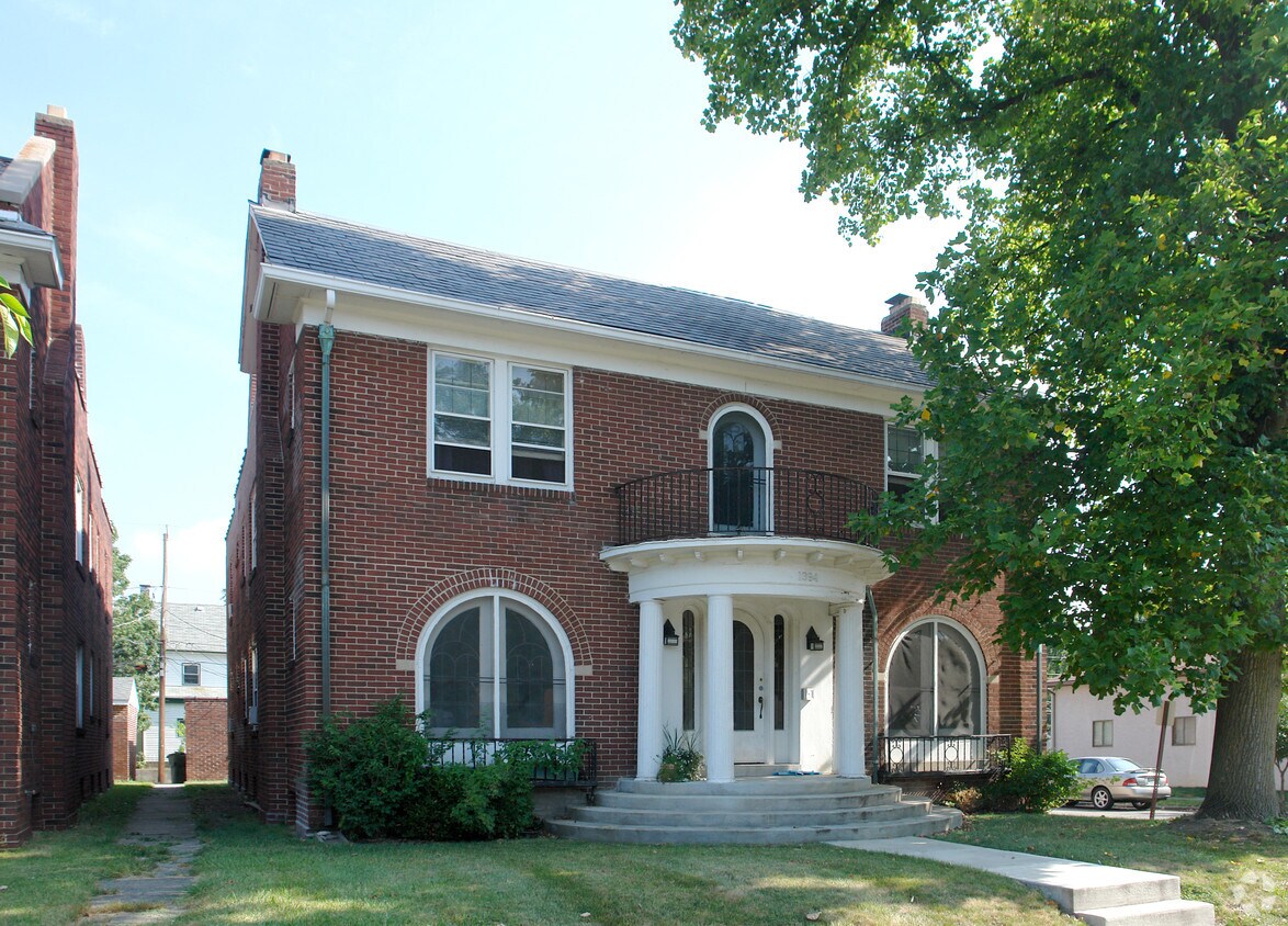 Building Photo - 1394 W 3rd Ave