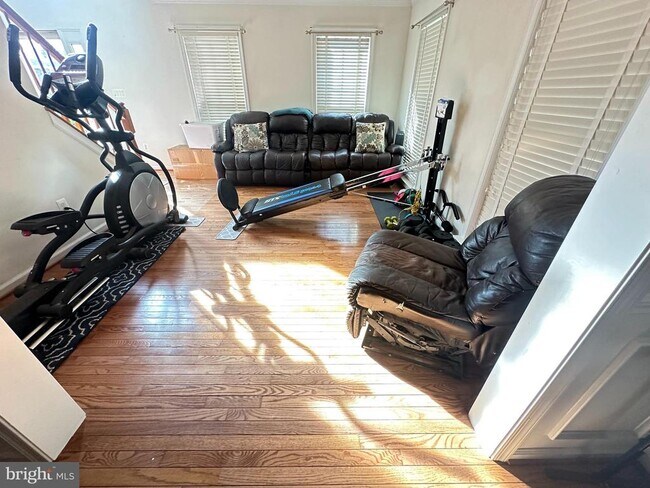 Foto del edificio - 541 7 Trails Dr