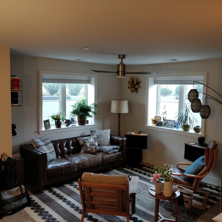 Primary Photo - 1301 D St SE