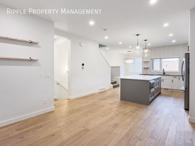 Building Photo - 6 MONTH LEASE - GORGEOUS 3 BEDS/2.5 BATHS ...