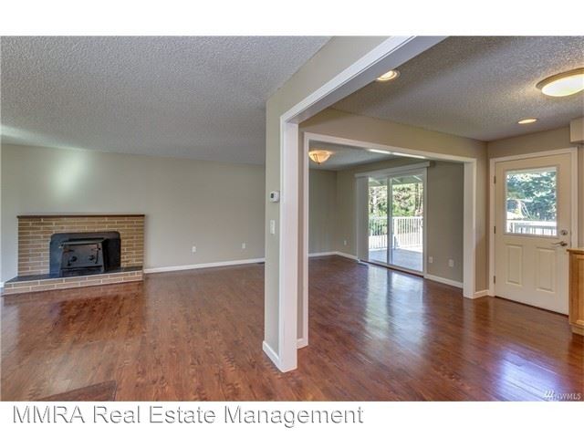 Foto del edificio - 5 br, 2 bath Apartment - 2310 YEW ST RD.