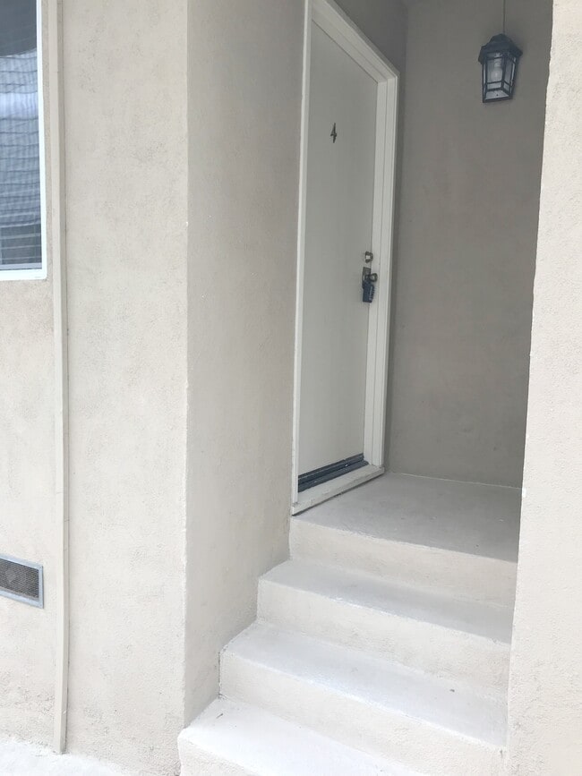 Foto del edificio - 1126 Cypress Ave