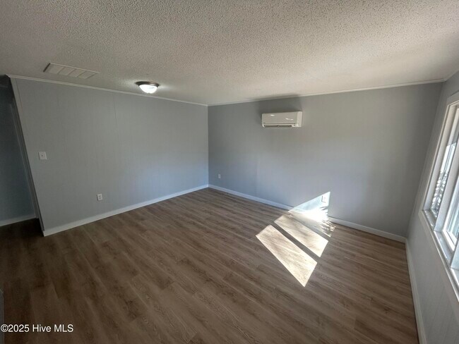 Foto del edificio - 1330 N Howe St