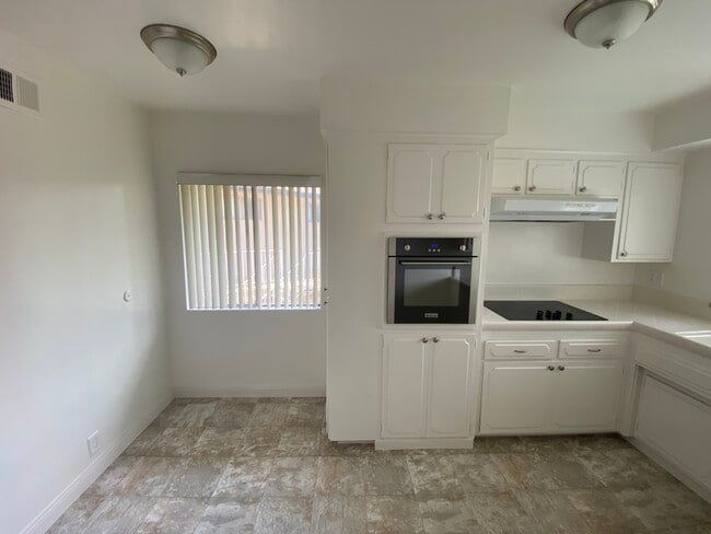 Foto del edificio - 637 Fairview Ave