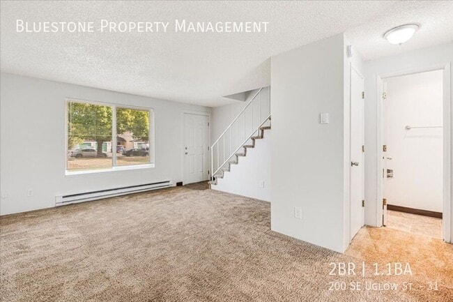 Building Photo - 200 SE Uglow St