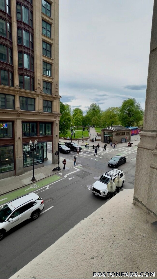 Building Photo - 62 Boylston St