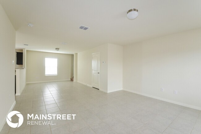 Building Photo - 6214 Lakefront