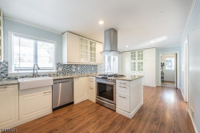 Building Photo - 18 Devon Dr