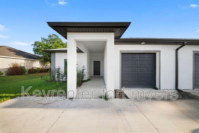 Foto del edificio - 26483 Sandhill Blvd
