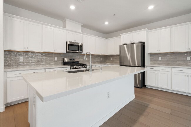 Building Photo - 8151 Lavigne Cir