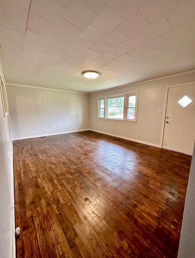 Foto del edificio - 3 Bedroom/1 Bathroom Home in Paragould AR ...