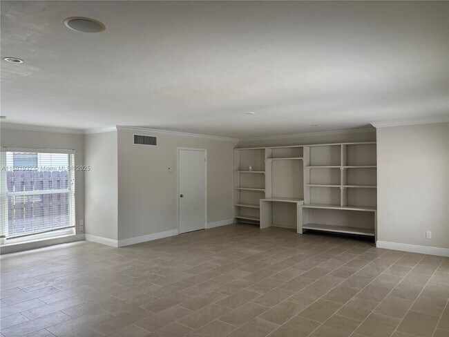Building Photo - 6311 SW 91 Ave