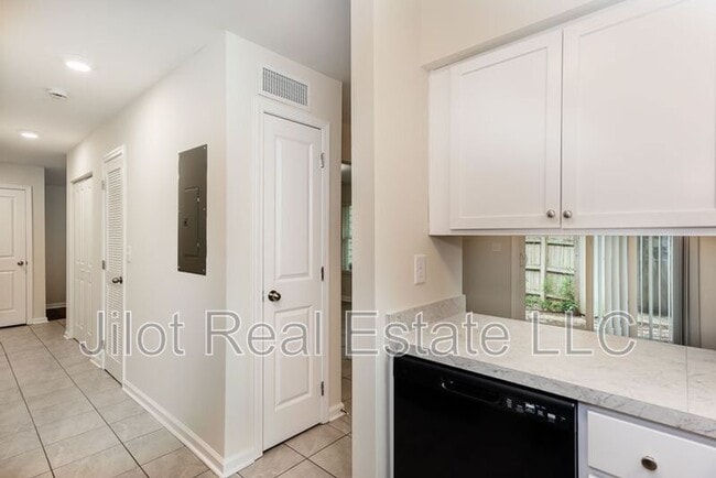 Foto del edificio - 2015 Oak Park Ln